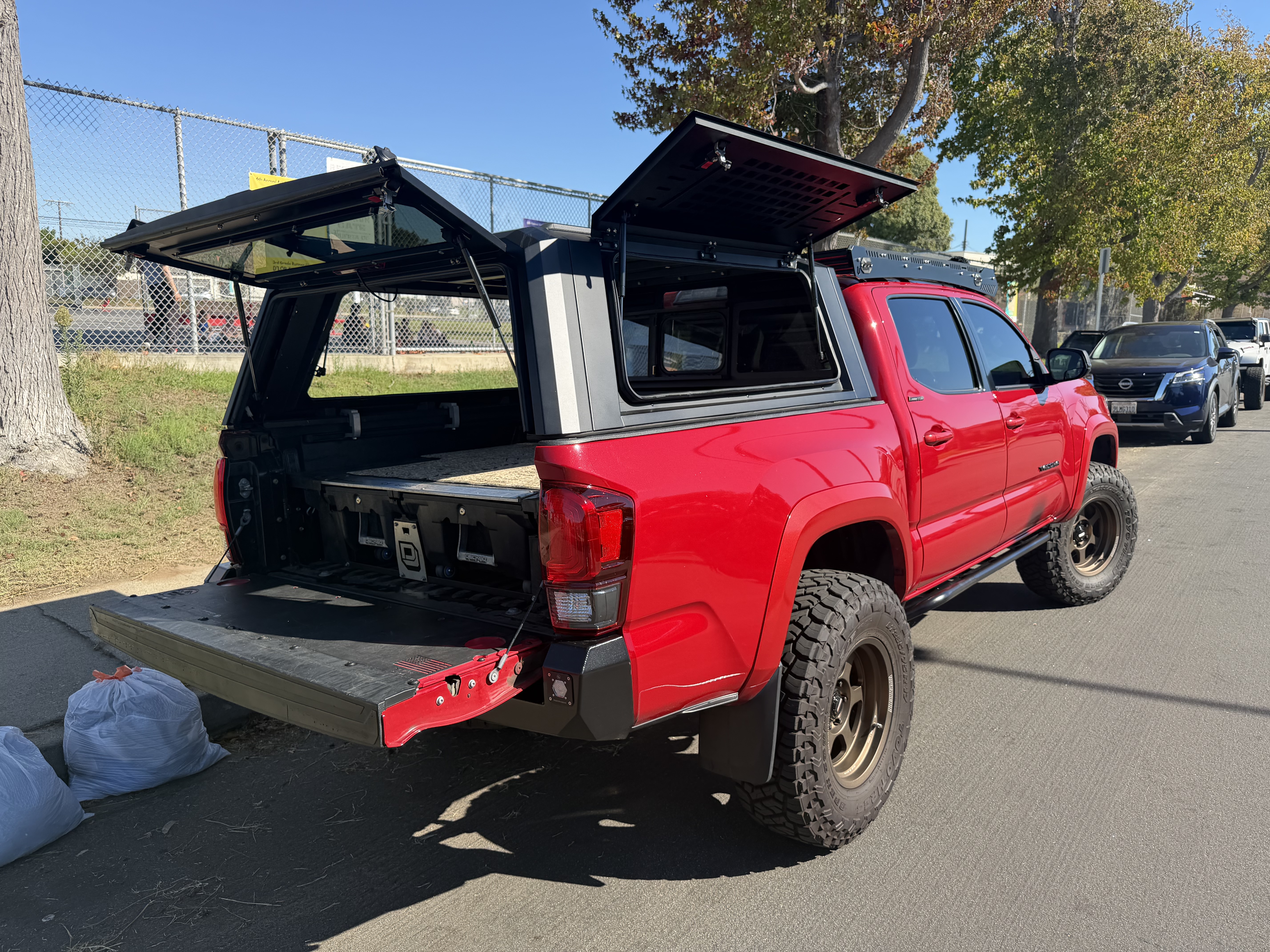 Used 2020 Toyota Tacoma Limited AWD/4WD image 8