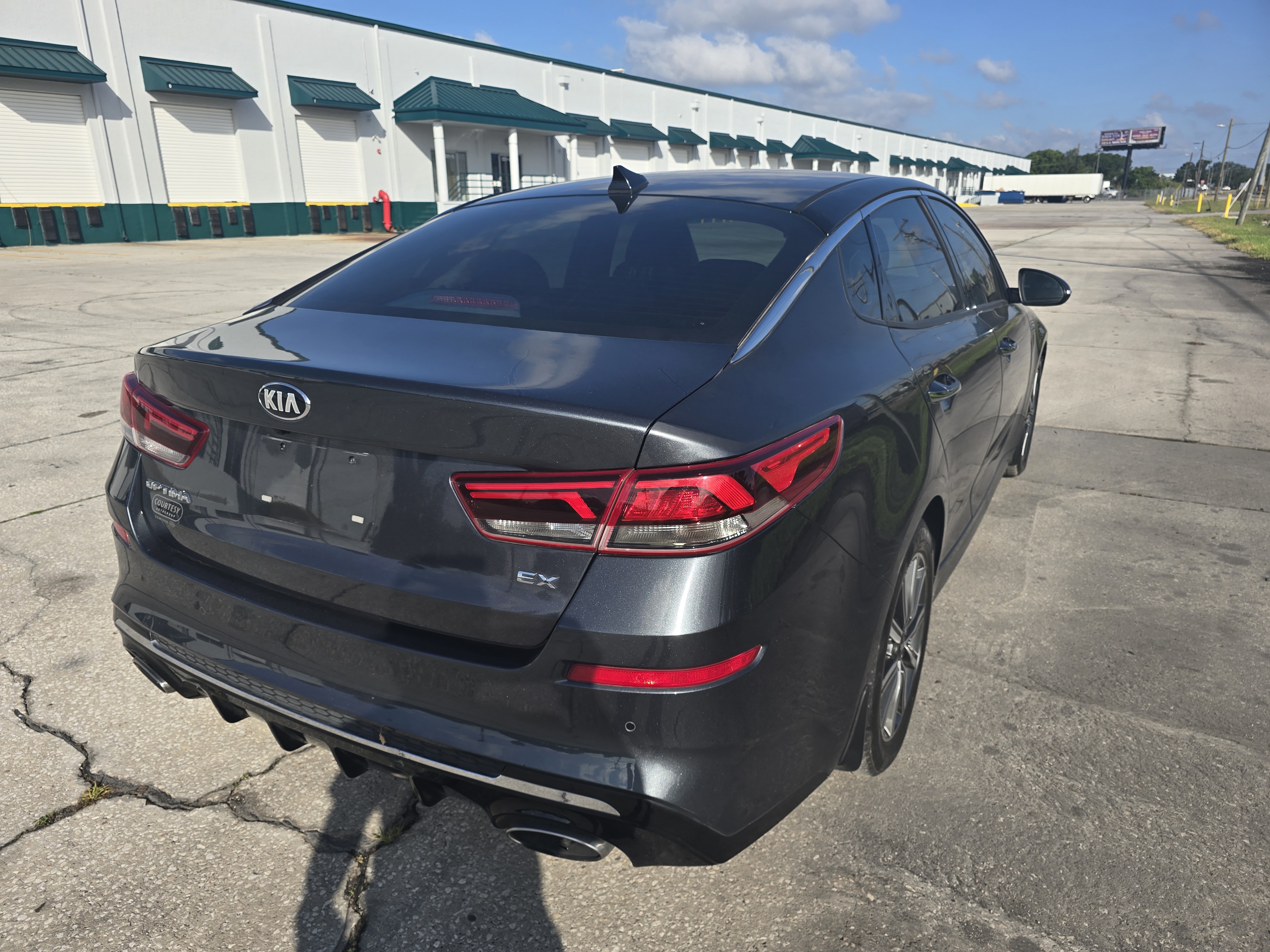 Used 2020 Kia Optima EX FWD image 2