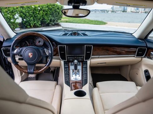 Used 2013 Porsche Panamera S image 11
