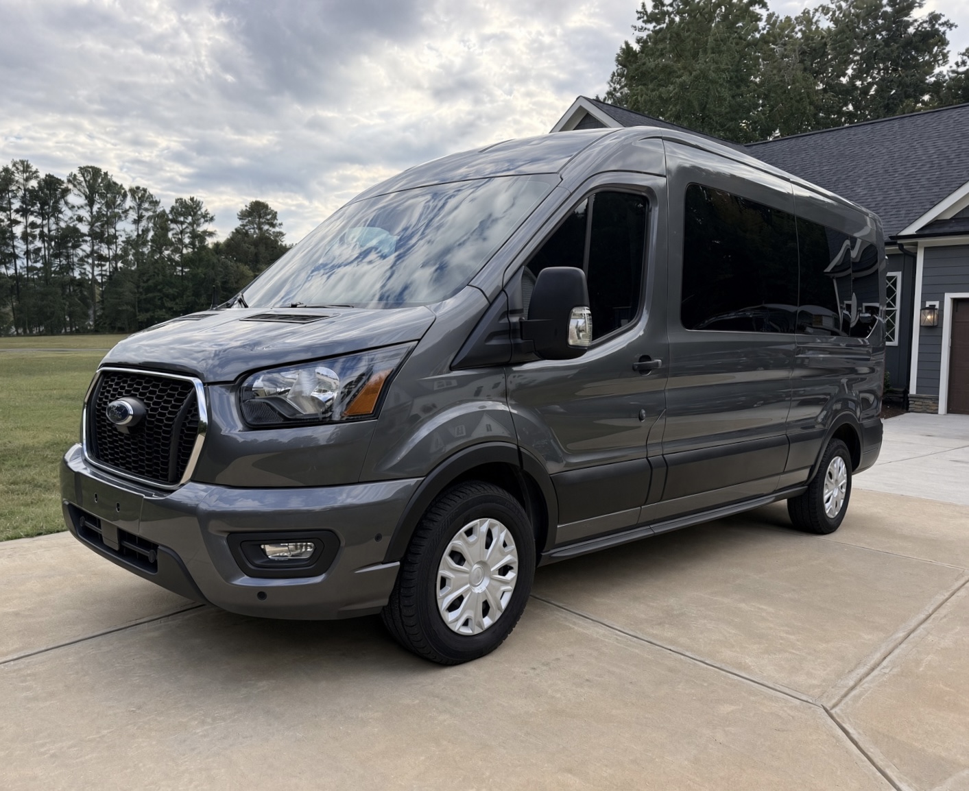 Used 2025 Ford Transit 350 XLT RWD image 1