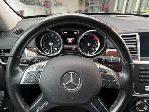 Used 2015 Mercedes-Benz GL 320 BlueTEC 4MATIC image 13