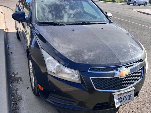 Used 2011 Chevrolet Cruze LT FWD image 2