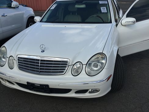 Used 2006 Mercedes-Benz E 350 Sedan image 9