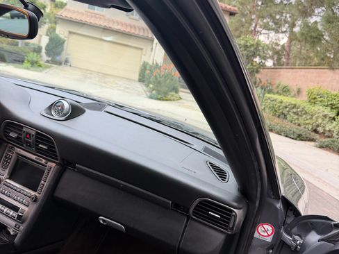 Used 2005 Porsche 911 Carrera image 4