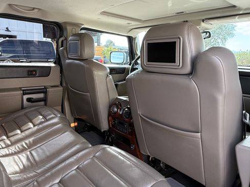 Used 2003 HUMMER H2 w/ Preferred Equipment Group image 10