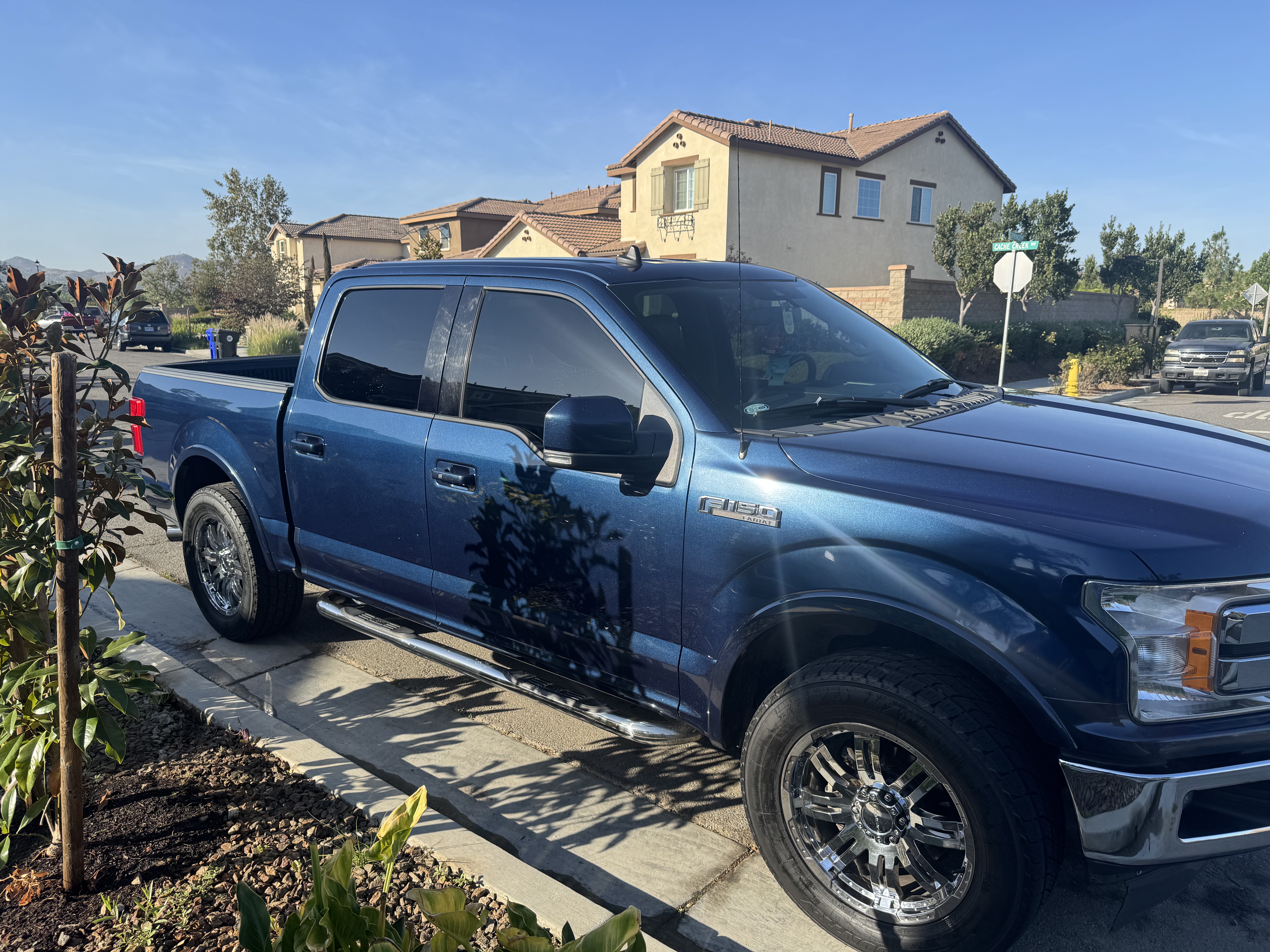 Used 2020 Ford F150 Lariat RWD image 1