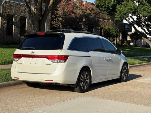 Used 2014 Honda Odyssey Touring image 9
