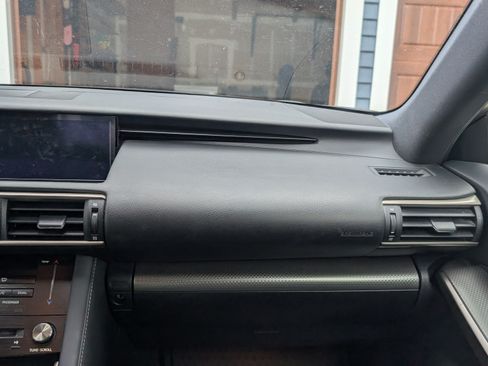 Used 2018 Lexus IS 300 F Sport w/ F Sport Package image 8