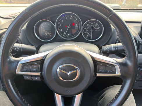 Used 2019 MAZDA MX-5 Miata Sport image 6