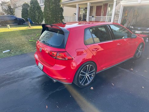Used 2017 Volkswagen GTI Sport image 4