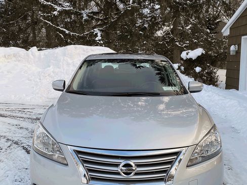 Used 2014 Nissan Sentra SL w/ Premium Package image 2