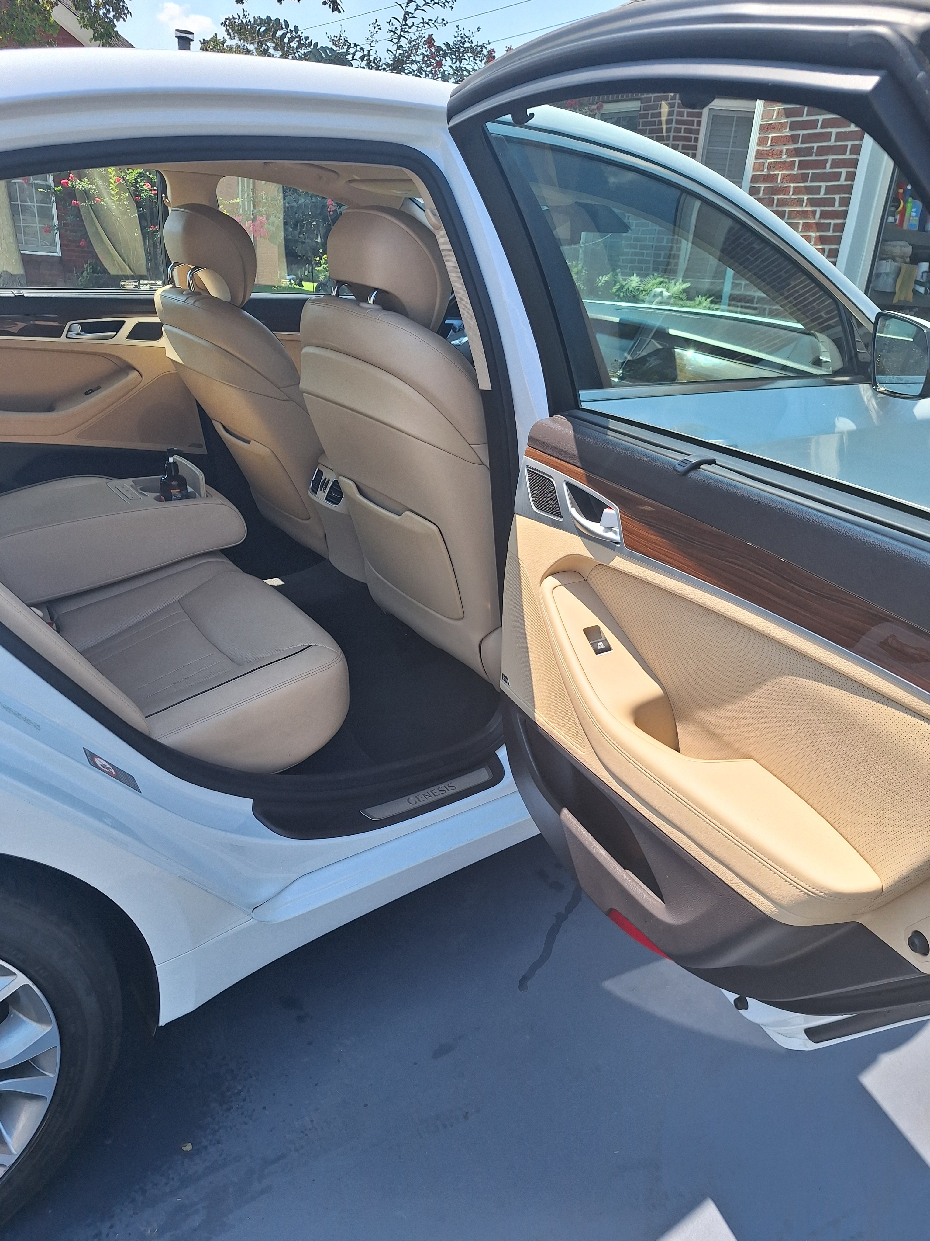 Used 2015 Hyundai Genesis 3.8 w/ Option Group 03 AWD/4WD image 5