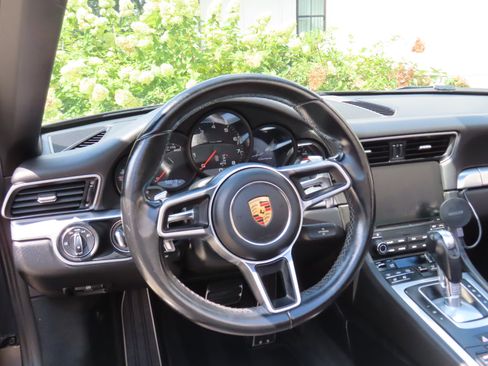 Used 2017 Porsche 911 Carrera RWD image 26