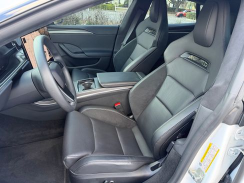 Used 2024 Tesla Model S Plaid image 18
