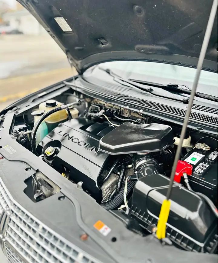 Used 2010 Lincoln MKX AWD image 12