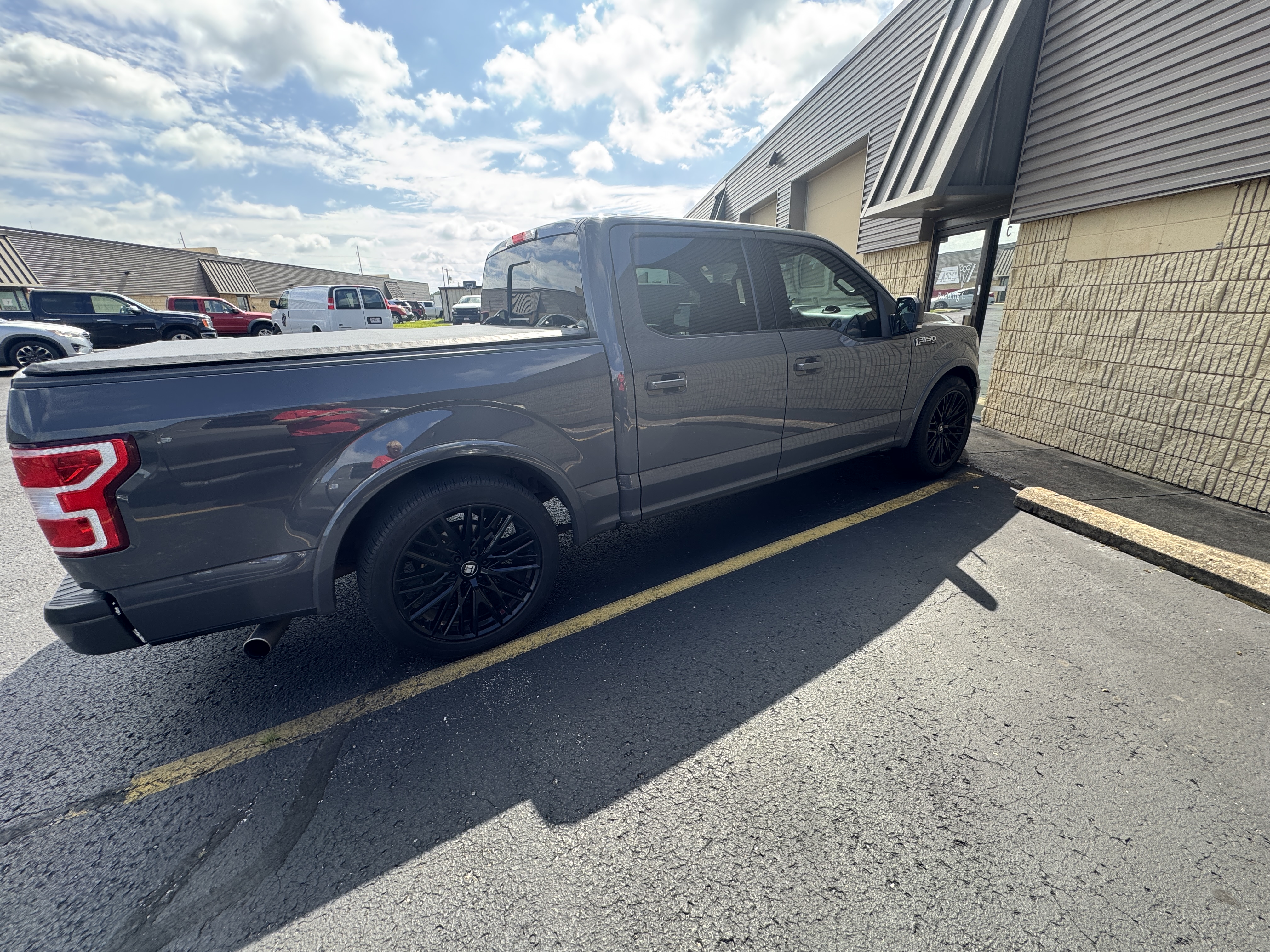 Used 2018 Ford F150 XLT w/ Equipment Group 302A Luxury AWD/4WD image 6