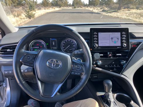 Used 2023 Toyota Camry SE w/ Cold Weather Package image 12