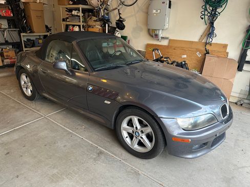 Used 2000 BMW Z3 2.5i image 1