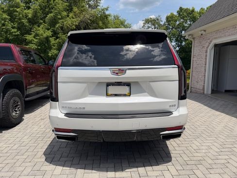 Used 2024 Cadillac Escalade Premium Luxury Platinum AWD/4WD image 8
