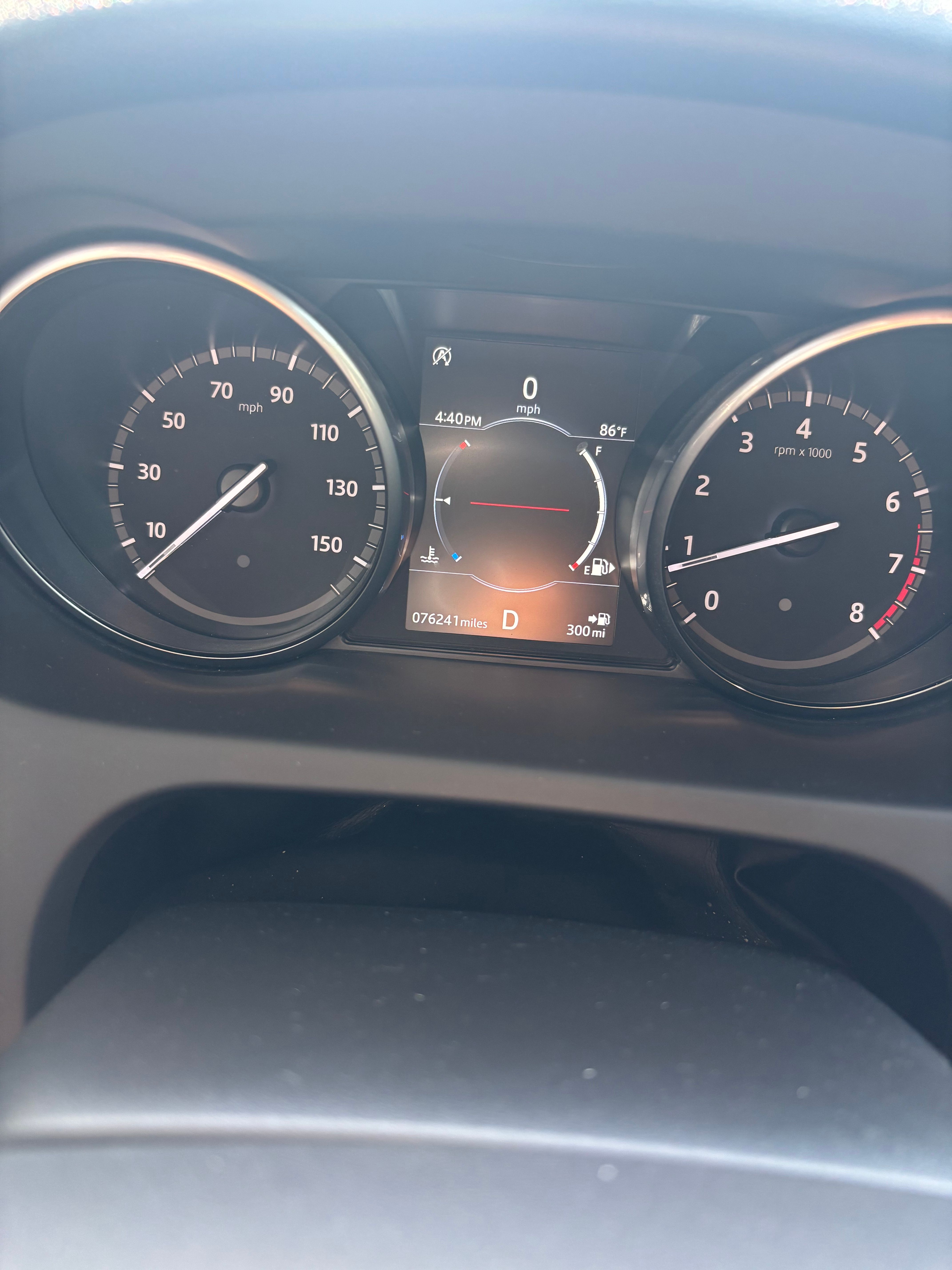 Used 2018 Land Rover Discovery Sport HSE AWD/4WD image 5