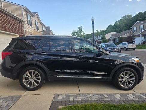 Used 2022 Ford Explorer Limited w/ Equipment Group 301A AWD/4WD image 1