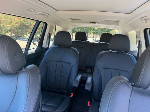 Used 2022 BMW X7 xDrive40i w/ Premium Package AWD/4WD image 17