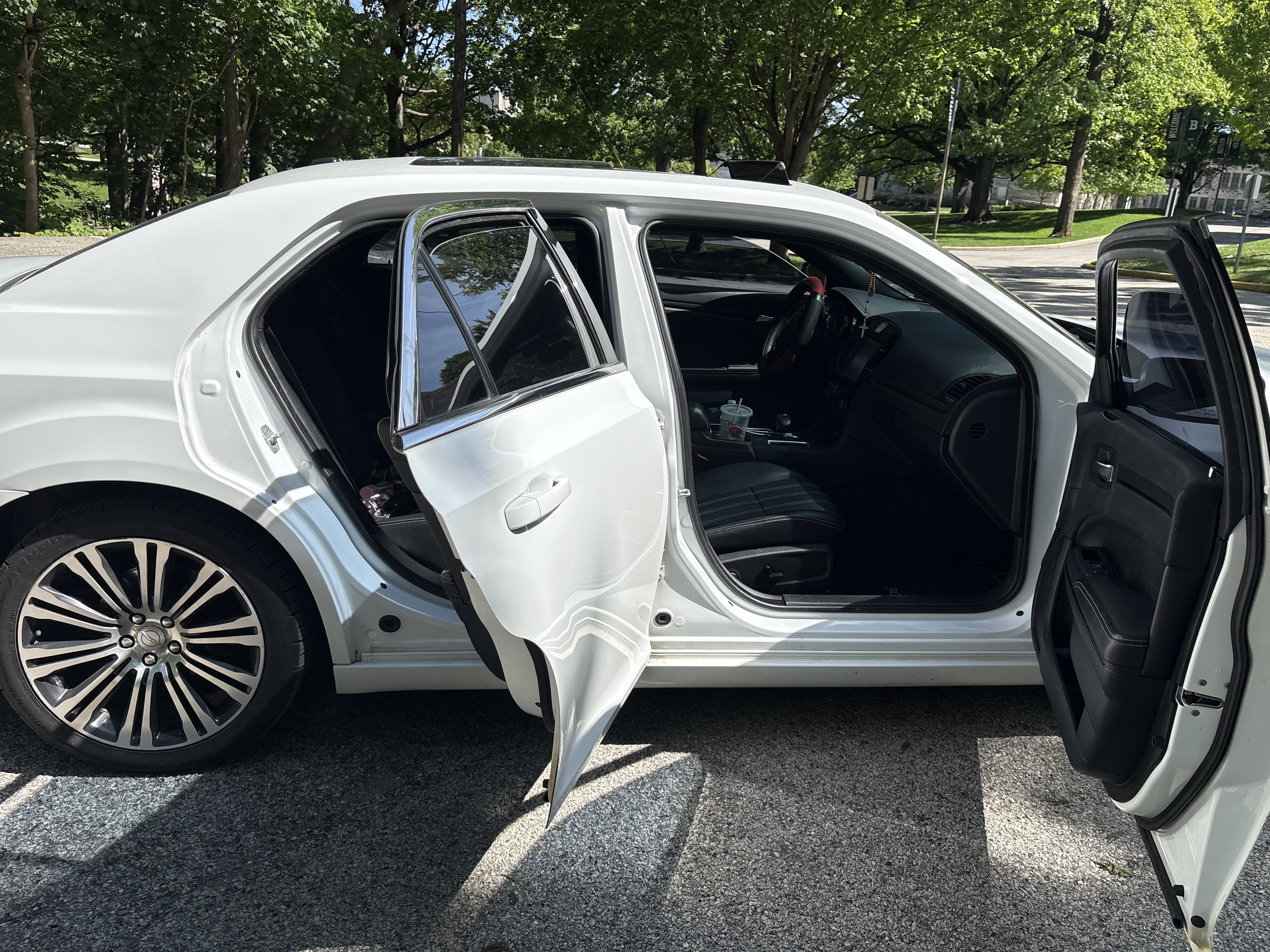 Used 2014 Chrysler 300 S RWD image 6
