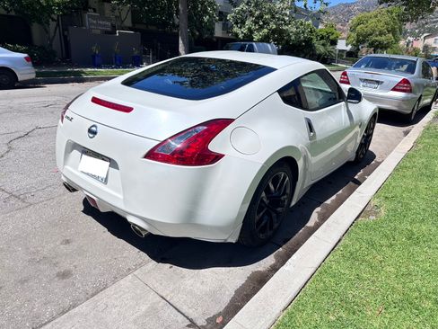 Used 2016 Nissan 370Z Coupe RWD image 6