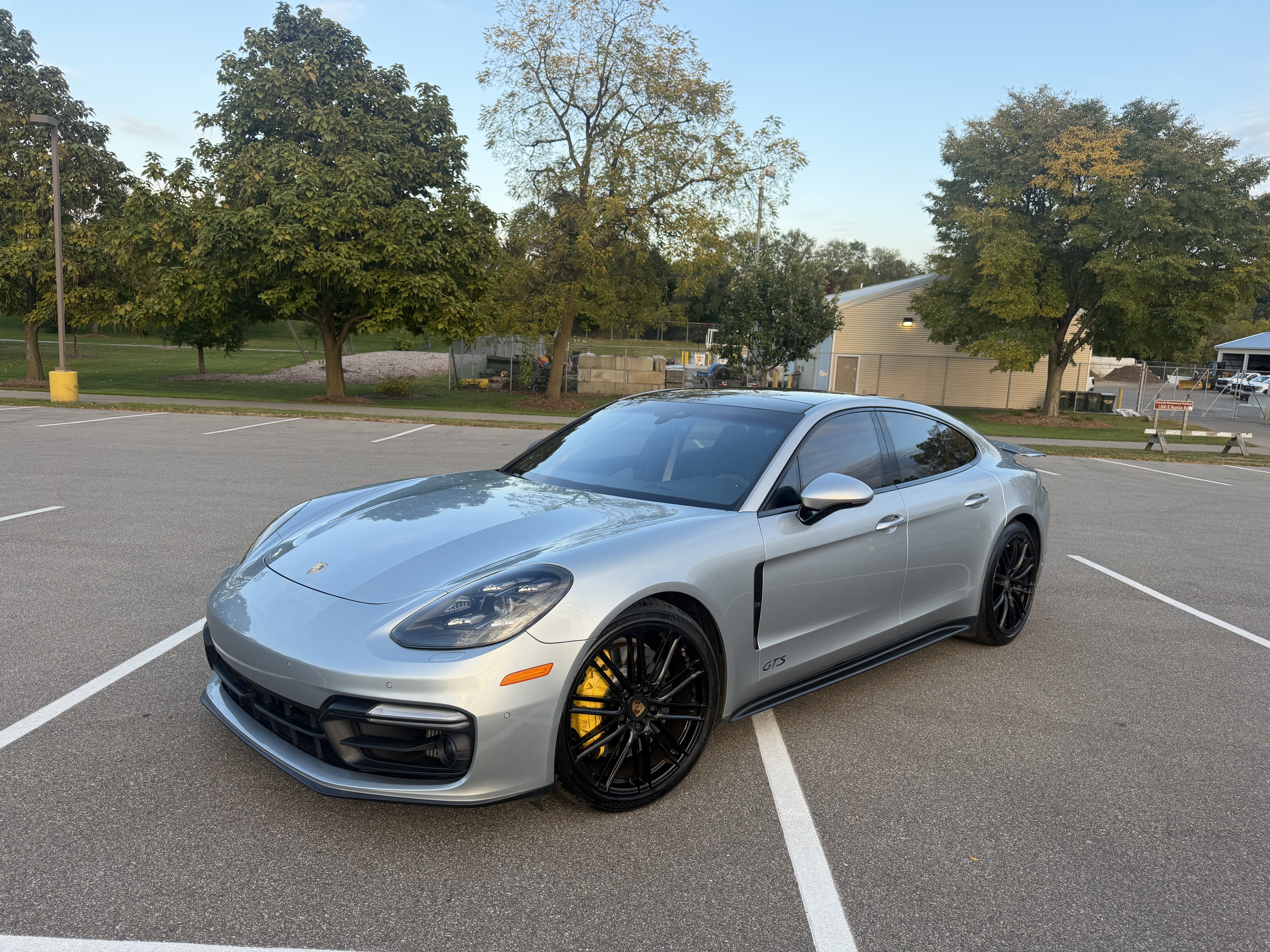 Used 2019 Porsche Panamera GTS w/ Assistance Package AWD/4WD image 1