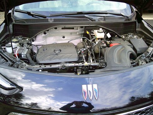 Used 2024 Buick Encore GX Avenir w/ Avenir Convenience Package image 9