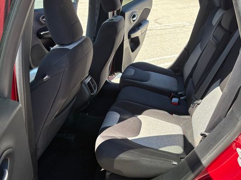 Used 2014 Jeep Cherokee Latitude image 9