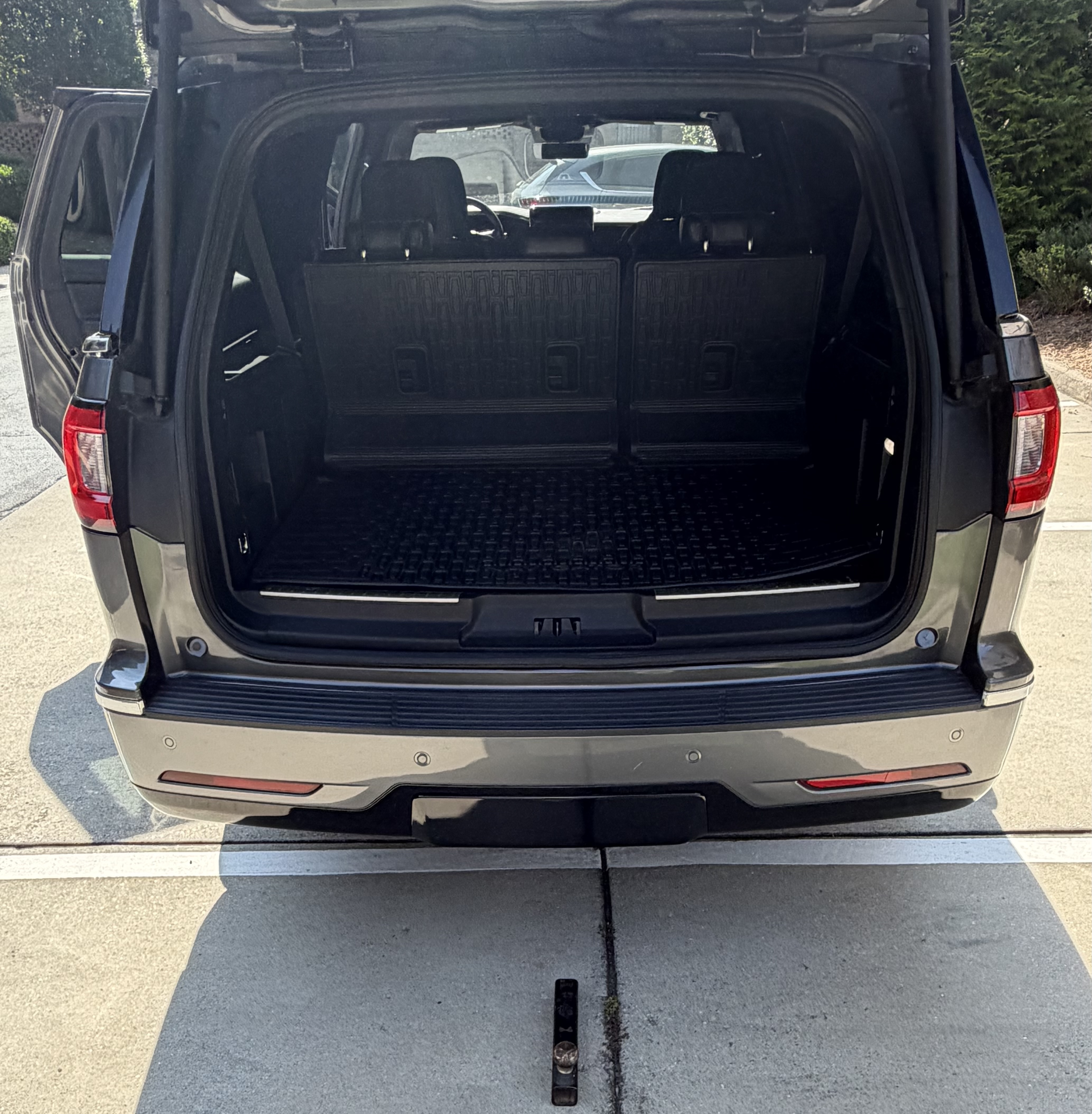 Used 2021 Lincoln Navigator L Reserve w/ Luxury Package RWD image 10