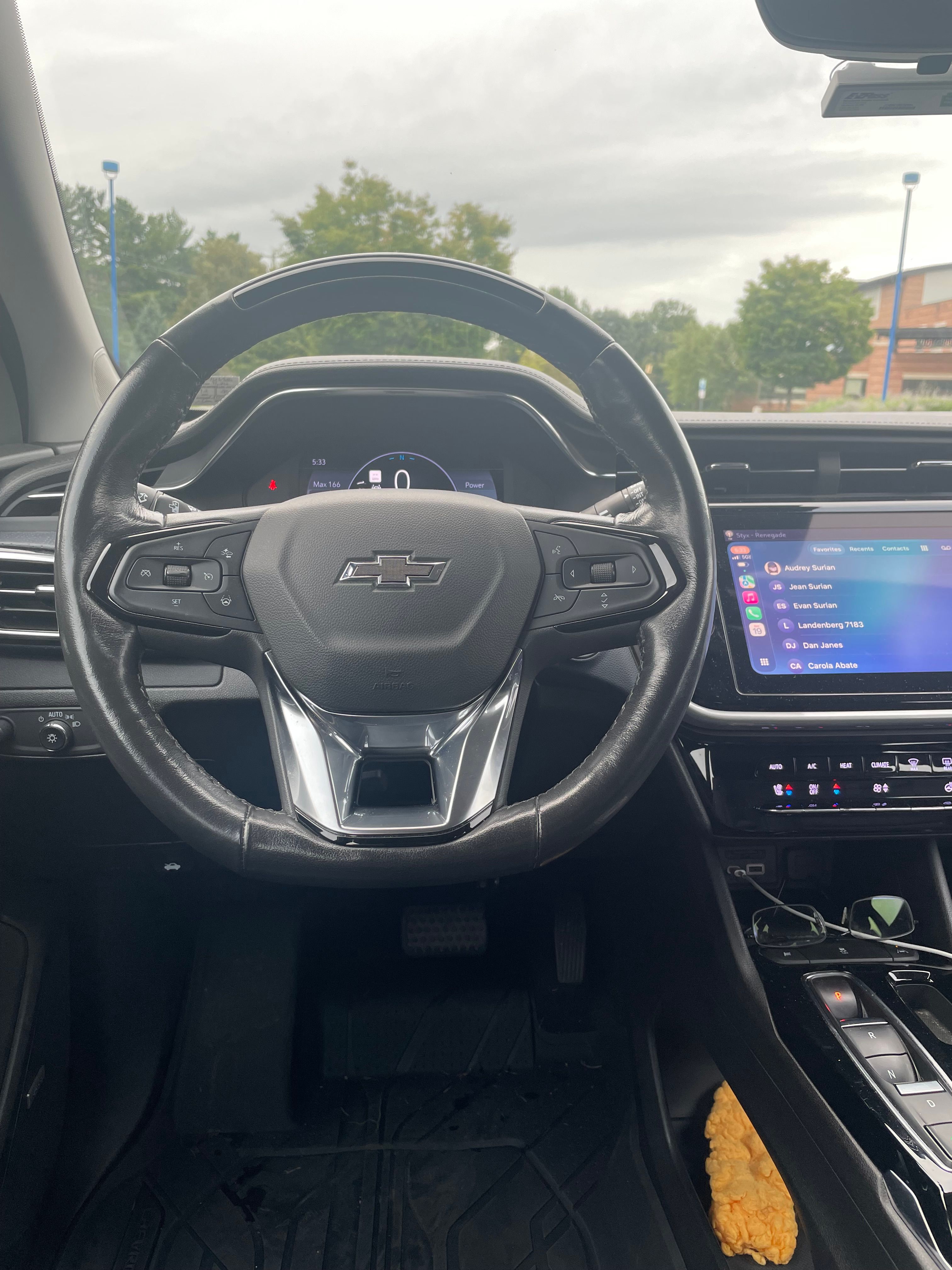 Used 2022 Chevrolet Bolt EUV Premier w/ Launch Edition FWD image 4