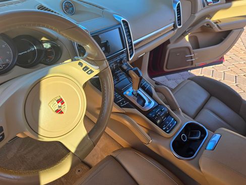 Used 2014 Porsche Cayenne GTS image 18