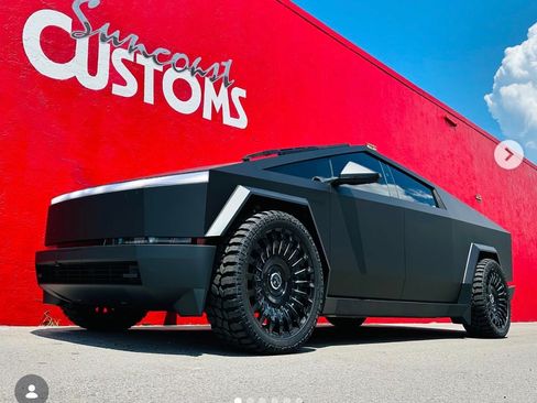 Used 2024 Tesla Cybertruck AWD Crew Cab image 1