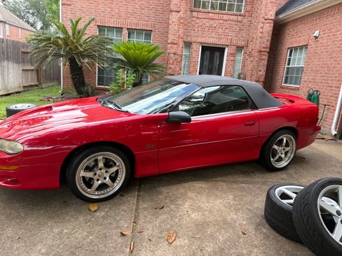 Used 2000 Chevrolet Camaro Z28 w/ SS Performance/Appearance Pkg RWD image 1