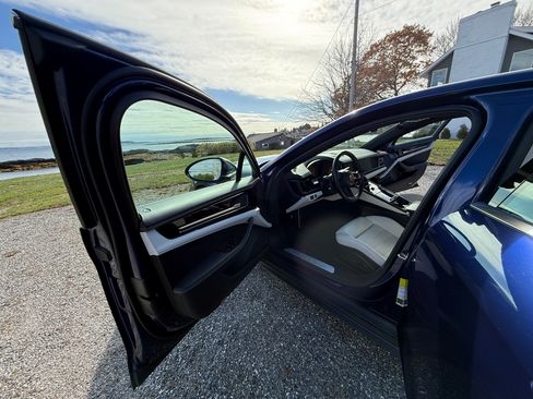 Used 2024 Porsche Panamera 4 image 20
