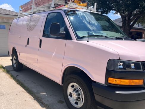 Used 2022 Chevrolet Express 2500 RWD image 4