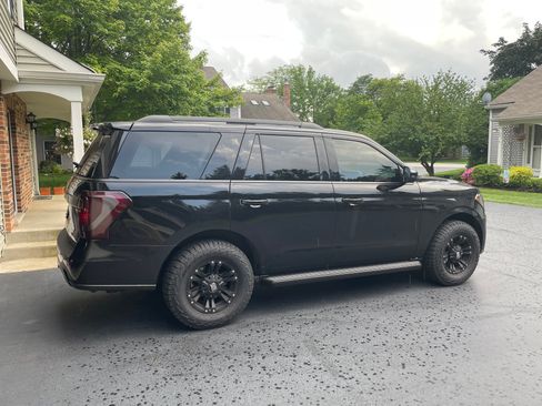 Used 2019 Ford Expedition XLT w/ Equipment Group 202A image 4