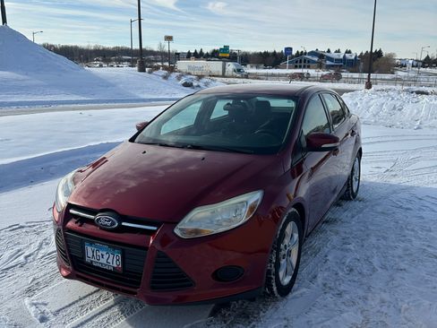Used 2014 Ford Focus SE w/ SE Winter Package image 8