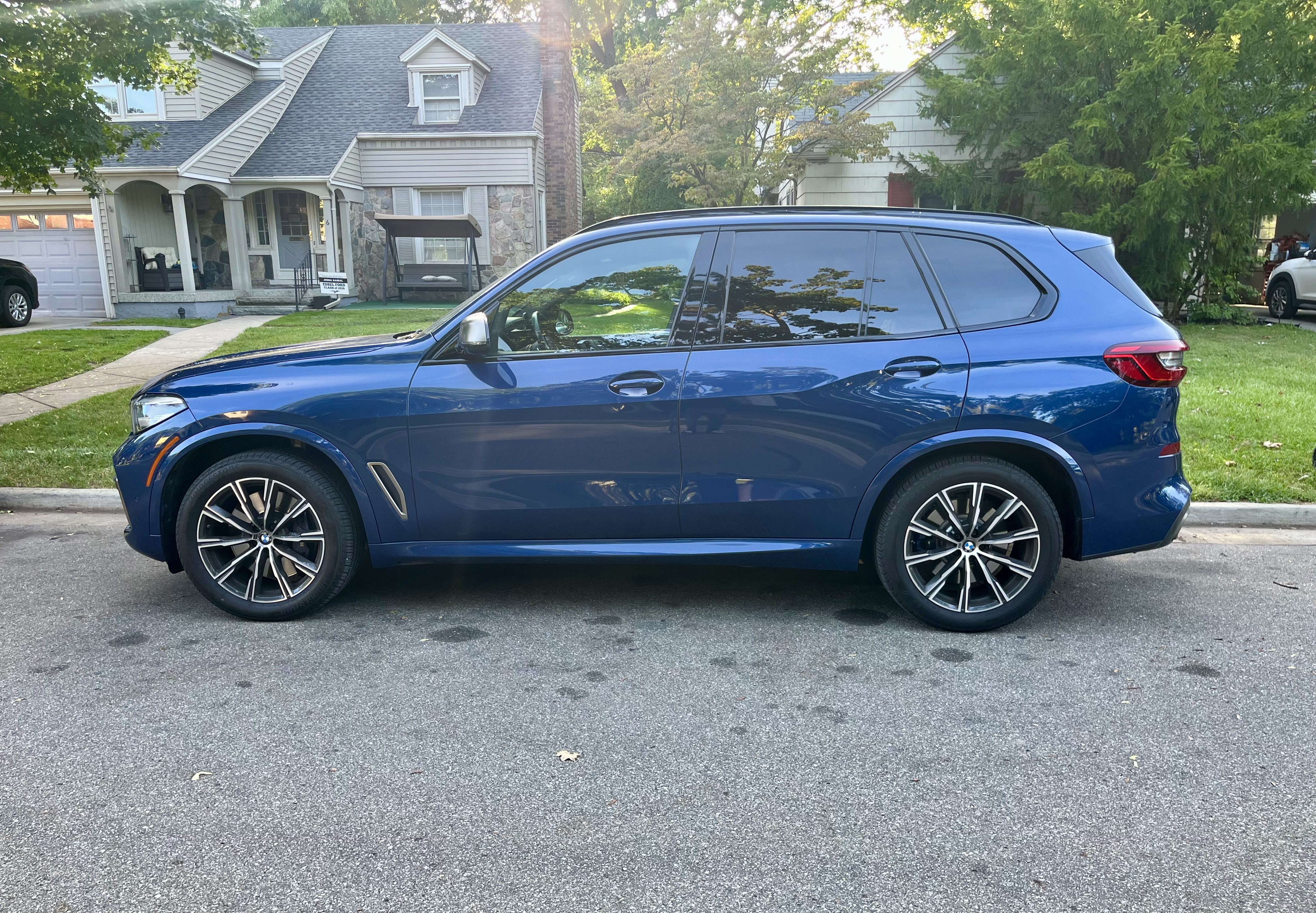 Used 2020 BMW X5 M50i w/ Premium Package AWD/4WD image 8