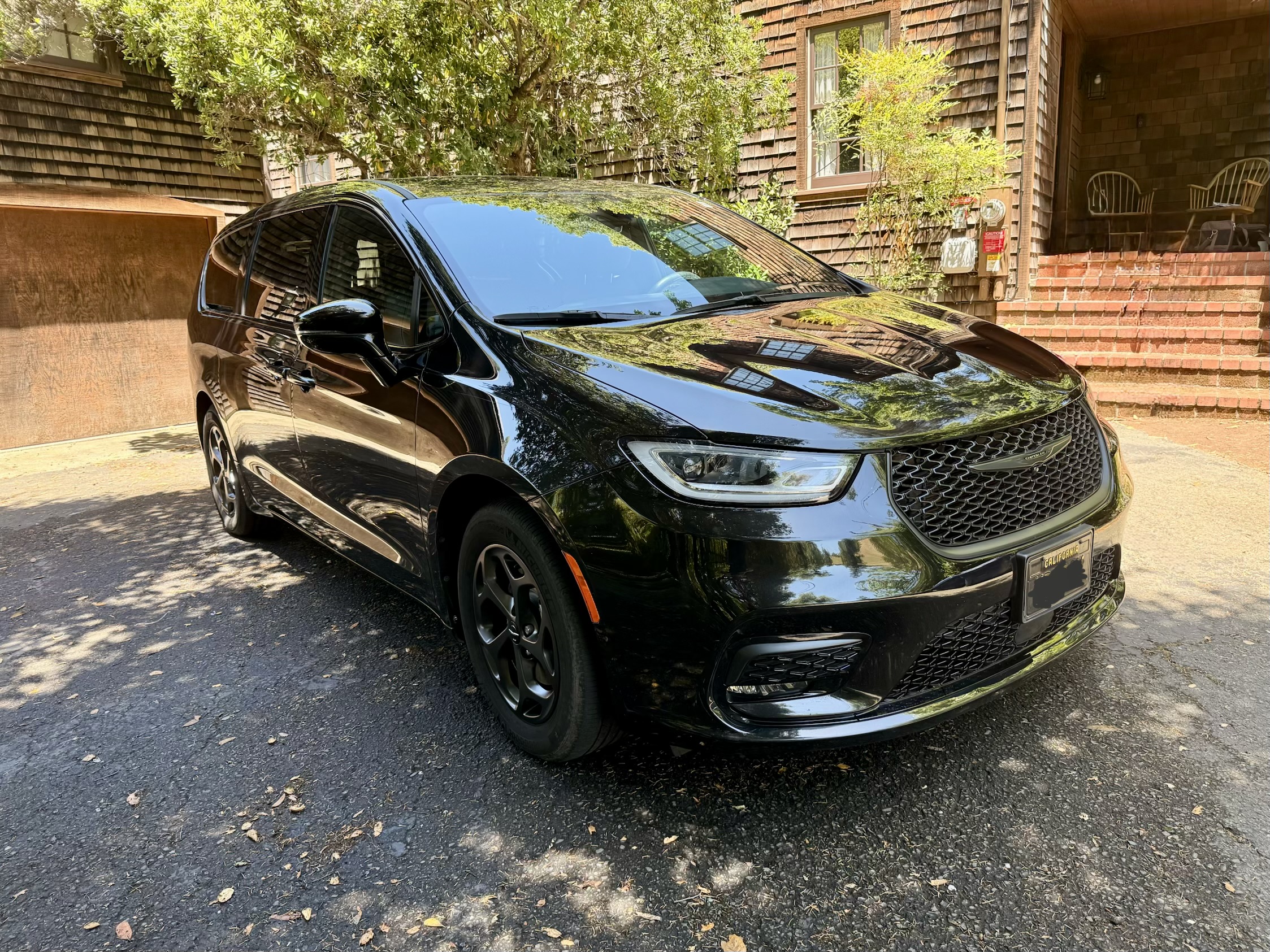 Used 2022 Chrysler Pacifica Touring-L w/ S Appearance Package FWD image 1