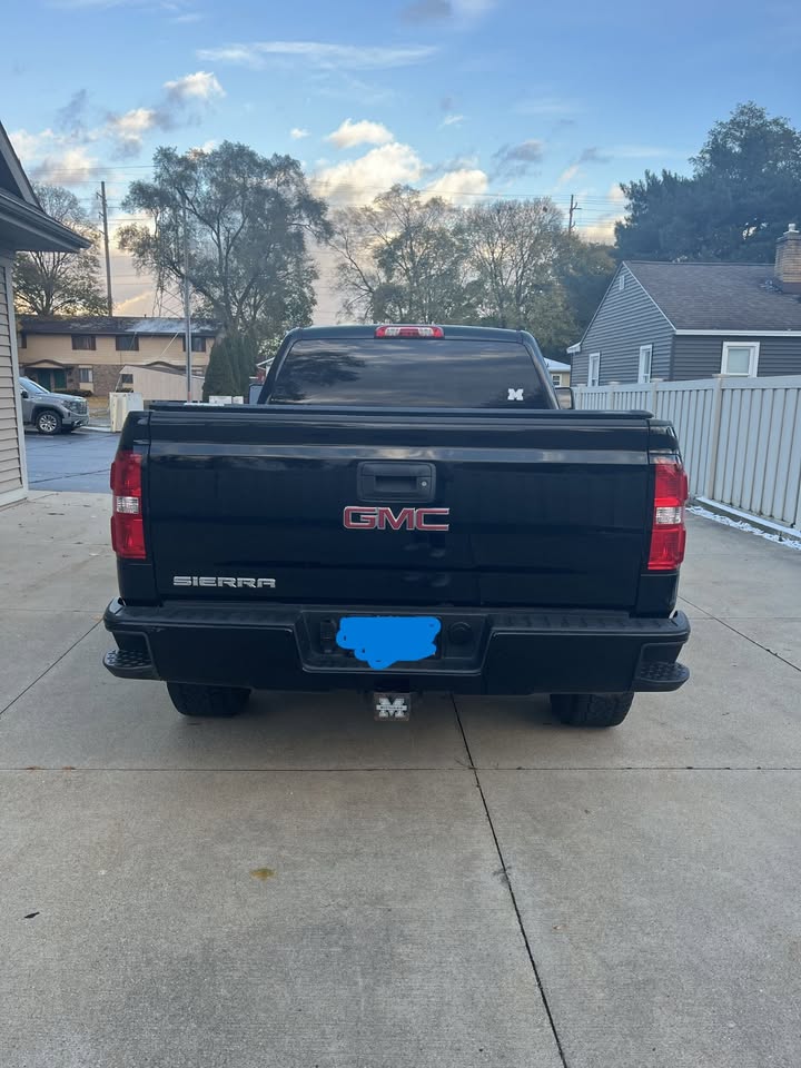 Used 2018 GMC Sierra 1500 2WD Double Cab w/ Elevation Edition image 9