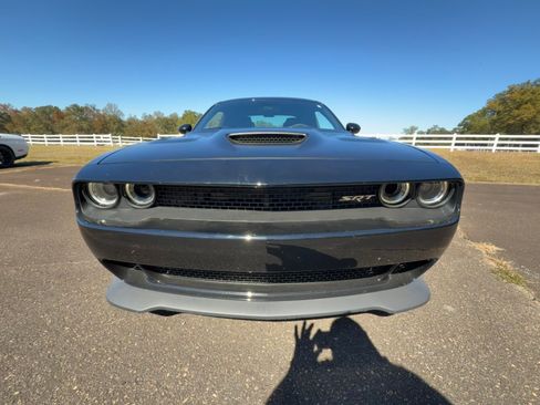 Used 2016 Dodge Challenger SRT Hellcat image 1