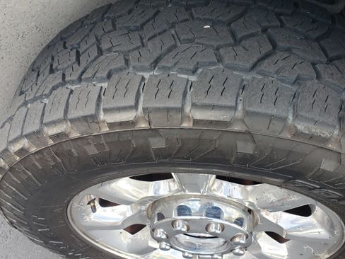 Used 2014 Ford F250 Lariat w/ Lariat Interior Package image 5