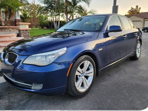 Used 2010 BMW 528i Sedan image 1