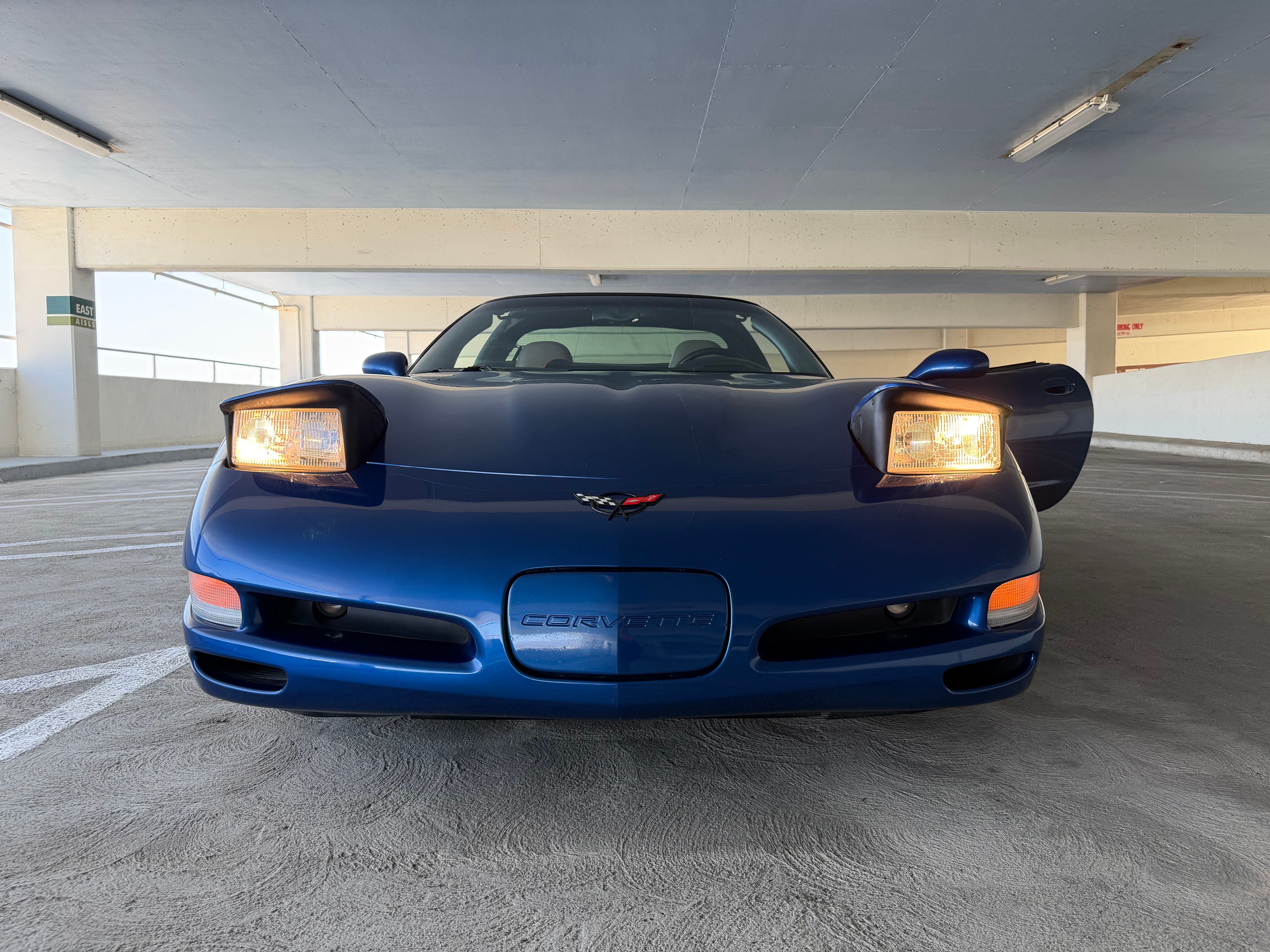 Used 2002 Chevrolet Corvette Coupe w/ Preferred Equipment Group2 RWD image 15