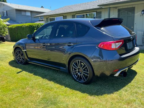 Used 2010 Subaru Impreza WRX STI AWD/4WD image 11