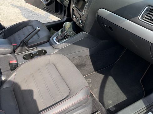 Used 2013 Volkswagen Jetta GLI image 13