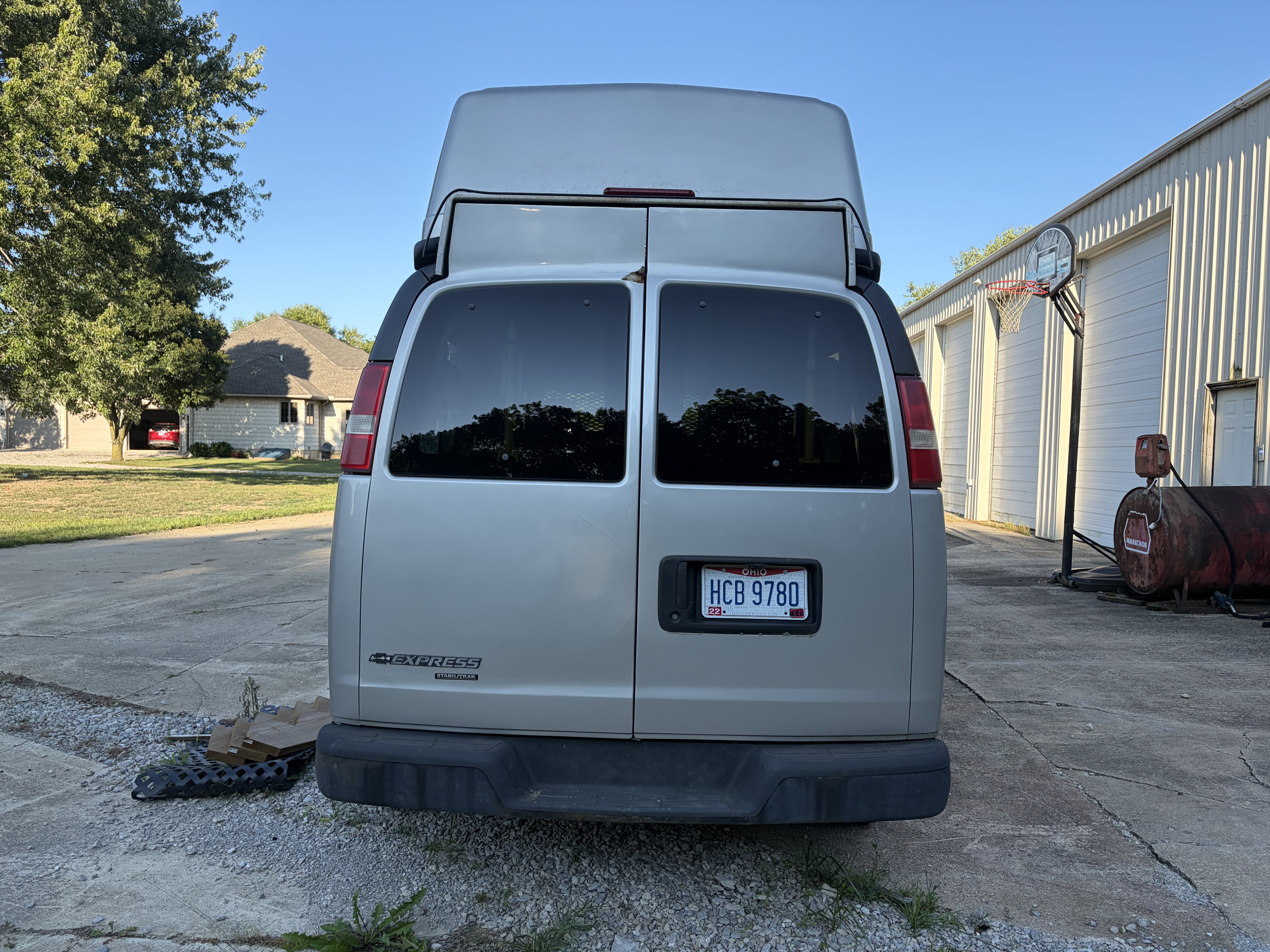 Used 2009 Chevrolet Express 3500 Extended Passenger RWD image 9